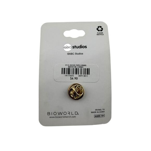 Golden Girls Rose Enamel Pin Metal Collectible Butterfly Clip Backing Fan Gift - Picture 3 of 3
